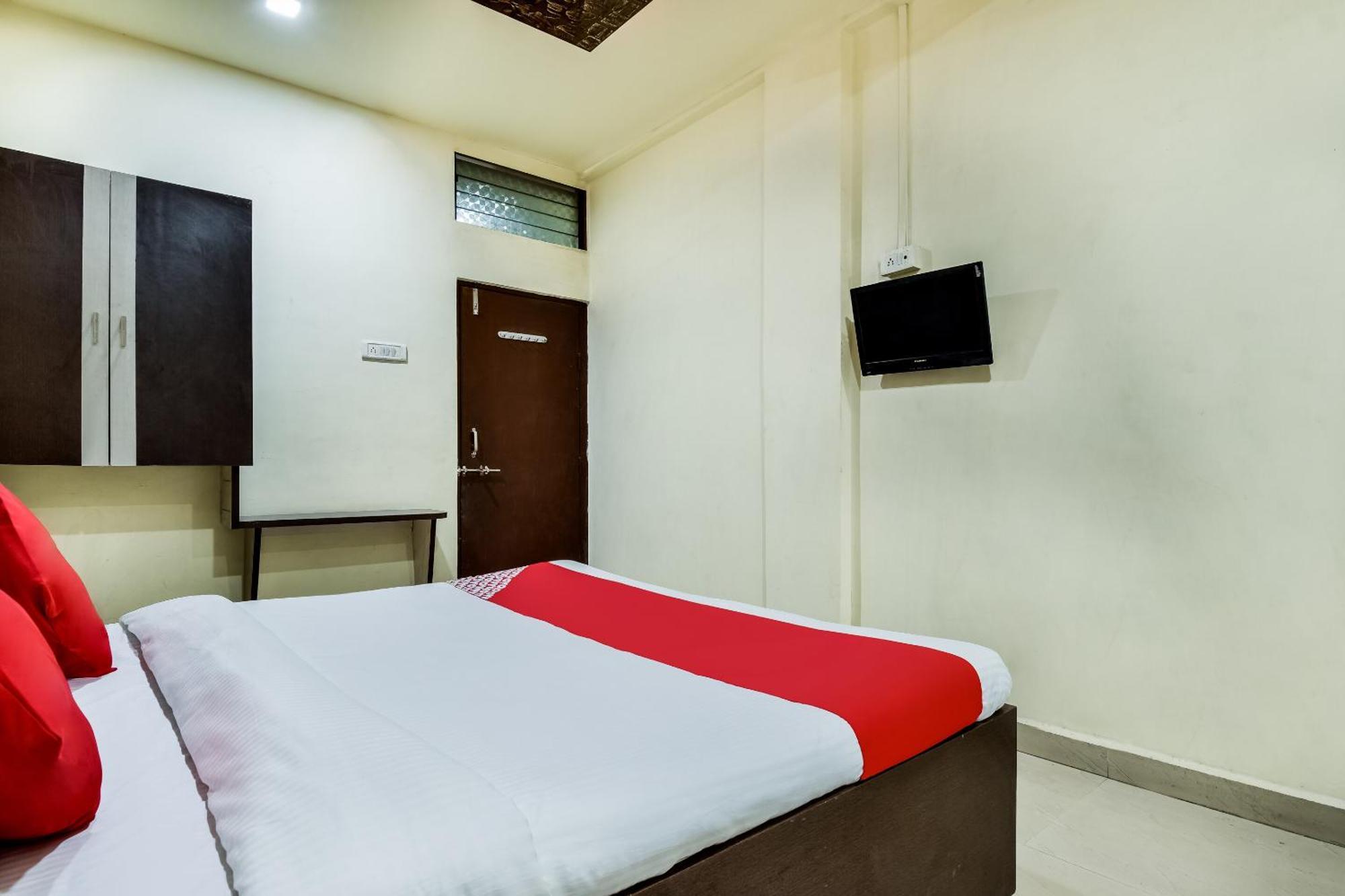 Hotel O Aryan Khāmgaon Exterior photo