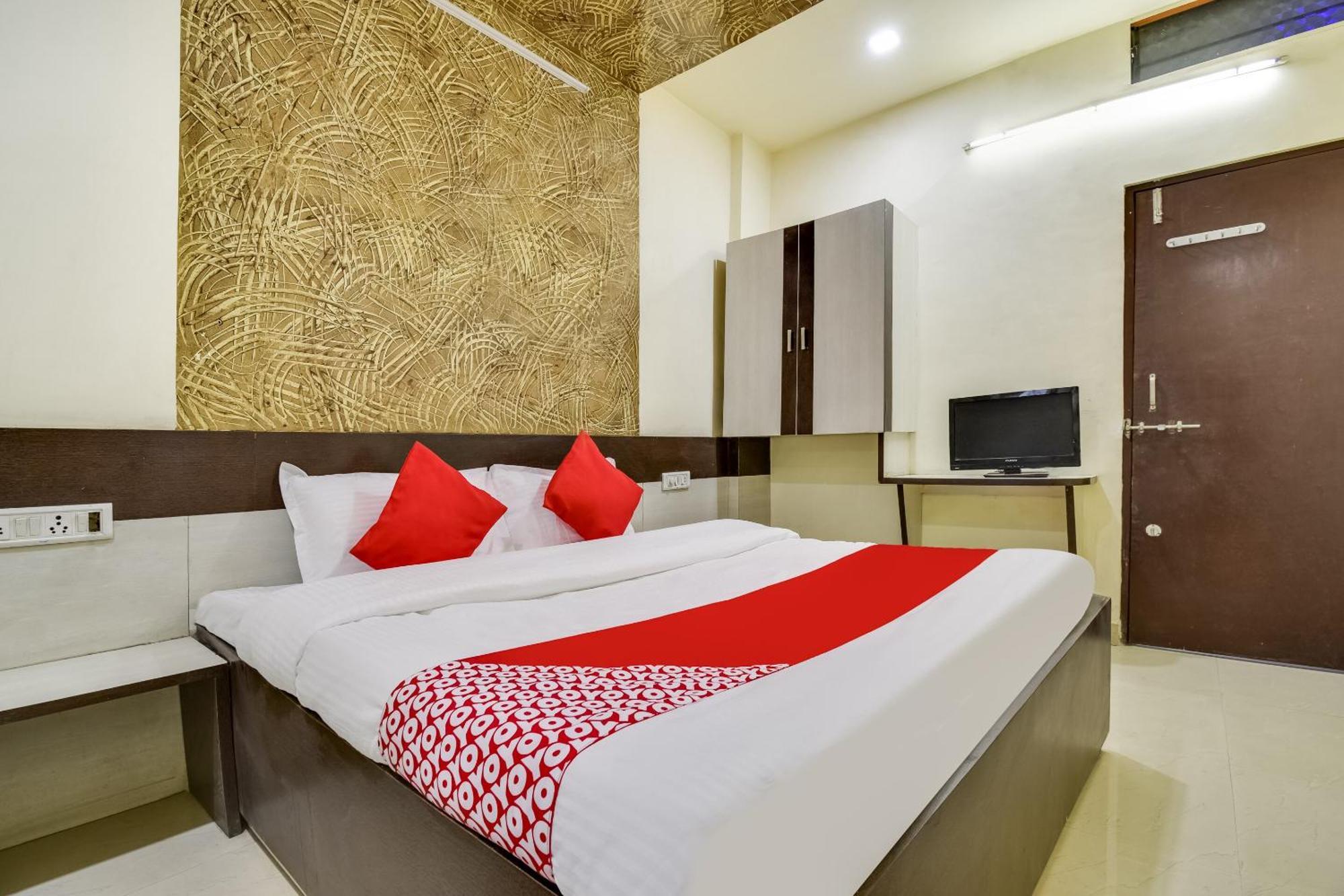 Hotel O Aryan Khāmgaon Exterior photo