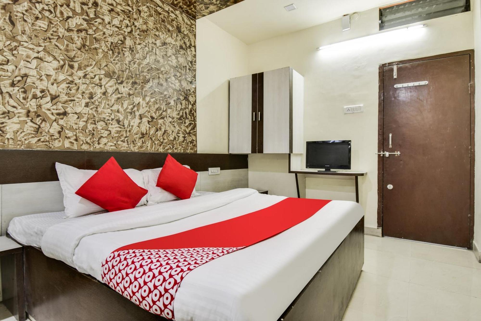 Hotel O Aryan Khāmgaon Exterior photo